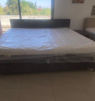 Lit Double Moderne – Style Boxspring avec Matelas Neuf
