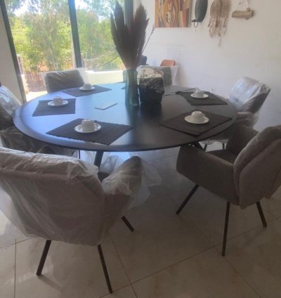 Ensemble Table Ronde Design – Table Noire + 6 Fauteuils Gris