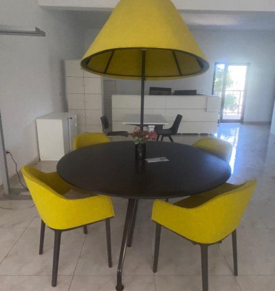 Ensemble de Réunion Premium "Sunny" – Table Ronde & 4 Fauteuils Jaunes Citron