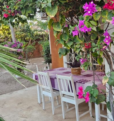 une villa afro-comtemporaine dans une résidence sécurisée avec plage privée à vendre à Saly