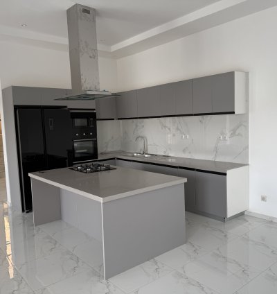 une villa contemporaine neuve : grands volumes et luminosité généreuse à vendre à nguerigne bambara