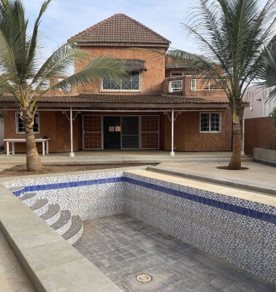 villa avec piscine à la Somone, quartier résidentiel des Aigrettes à vendre