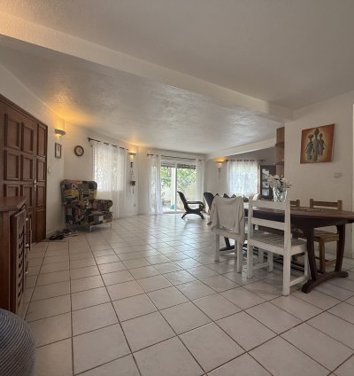 À vendre , à SALY, une villa afro-contemporaine en résidence