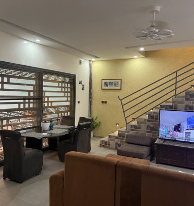 Villa Contemporaine à Saly : Secteur Maîtrisé en Zone Sapco