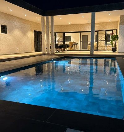 Villa Contemporaine à La Somone : Luxe et Confort