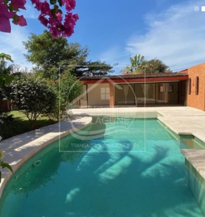 Villa de 230 m² à vendre à Ngaparou - V3162