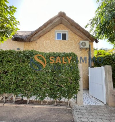Rèf : VSA 368 Maison en résidence sécurisée – En plein cœur de Saly, à 250 m de la mer