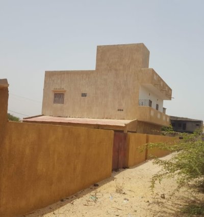 Villa R+1 Meublée de 300 m² à vendre à YENE