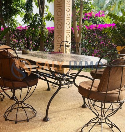 Villa afrocontemporaine en résidence bord de mer à vendre à Saly