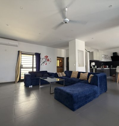 VILLA À VENDRE SOMONE -Idéalement située à 2 minutes de la Piste Somone, Nguerigne .