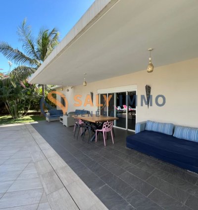 Rèf : LGU339 Villa Contemporaine d’Exception – Domaine Privé à louer